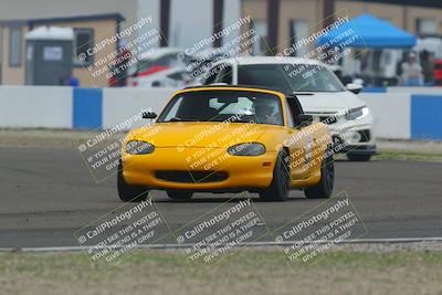 media/Dec-19-2025-Lucky Dog Racing (Fri) [[3b7b1b5fc8]]/Beginner/Session 2 Turn 1/